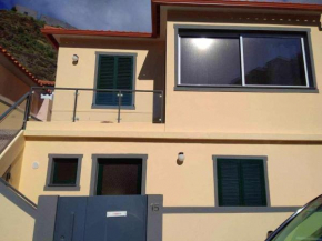 Seaside House in Estreito